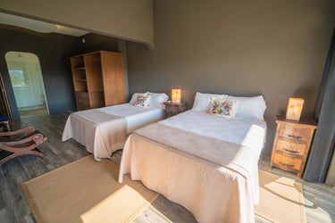 ROOM 9